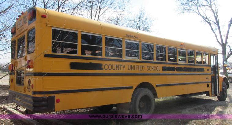 image for item J7663 1998 International 3800 school bus