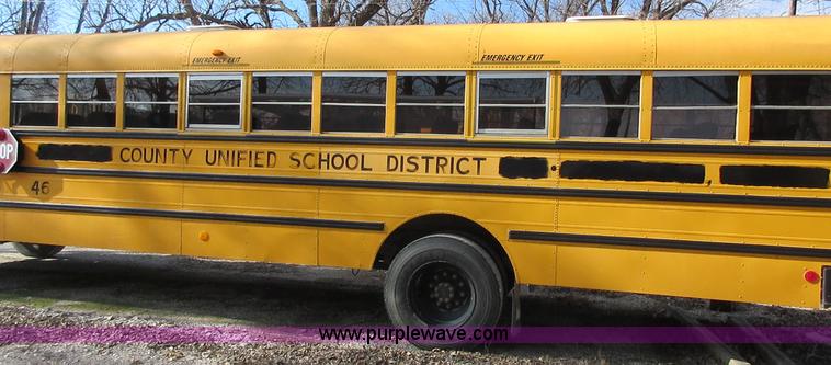 image for item J7663 1998 International 3800 school bus