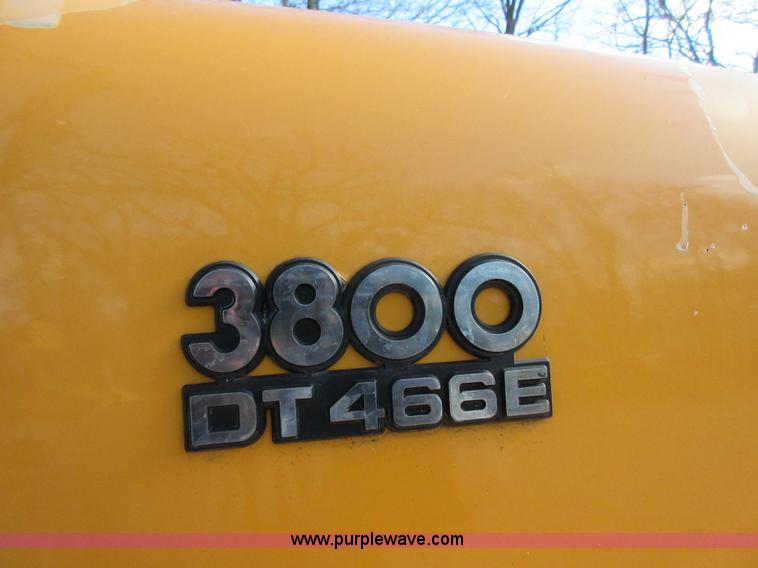 image for item J7663 1998 International 3800 school bus