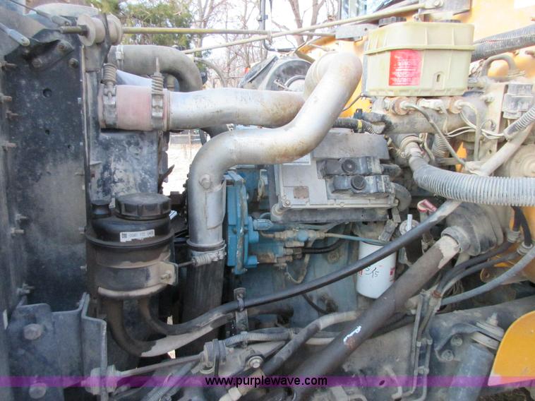 image for item J7663 1998 International 3800 school bus