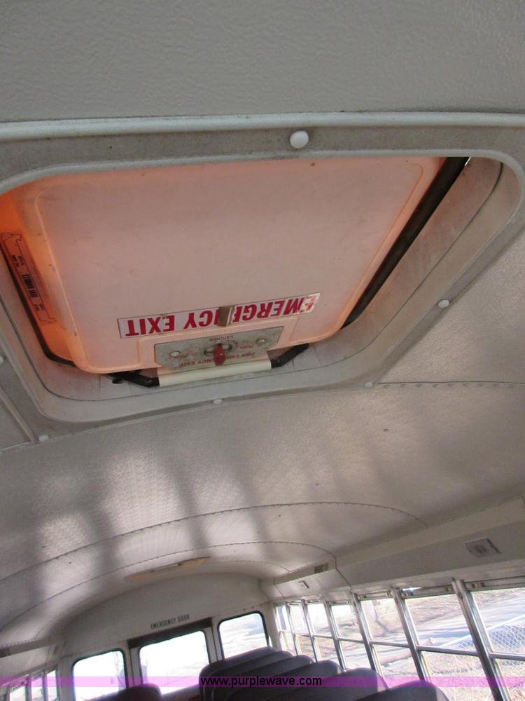 image for item J7663 1998 International 3800 school bus