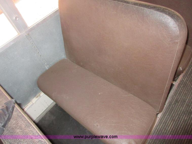 image for item J7663 1998 International 3800 school bus