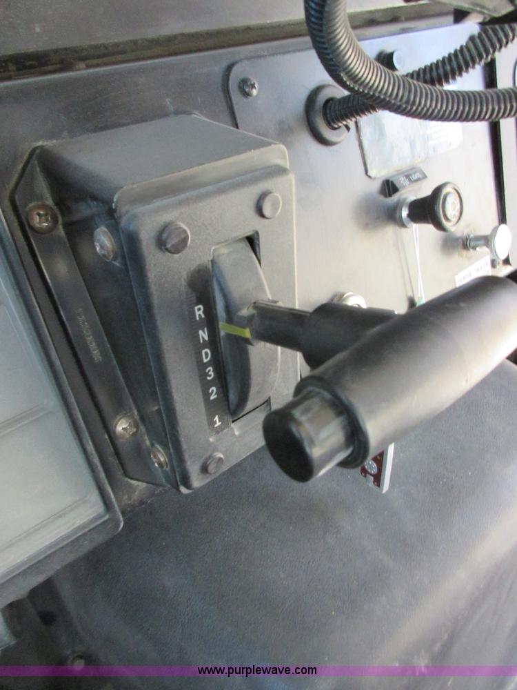 image for item J7663 1998 International 3800 school bus