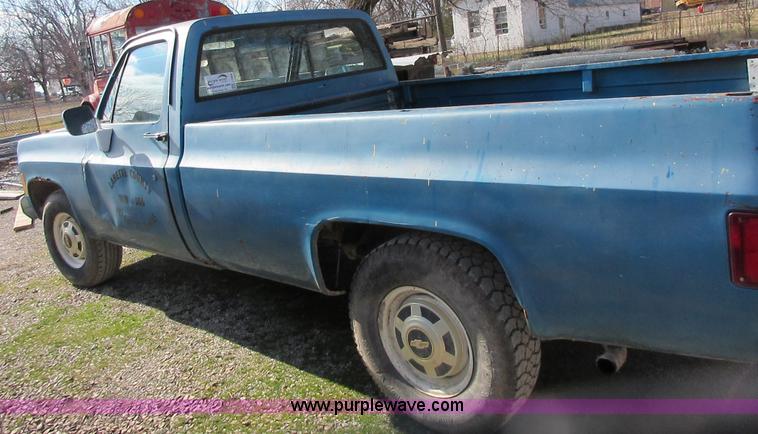 image for item J7664 1977 Chevrolet 2500 pickup truck