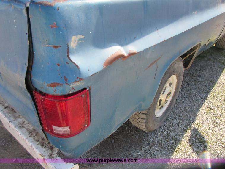 image for item J7664 1977 Chevrolet 2500 pickup truck