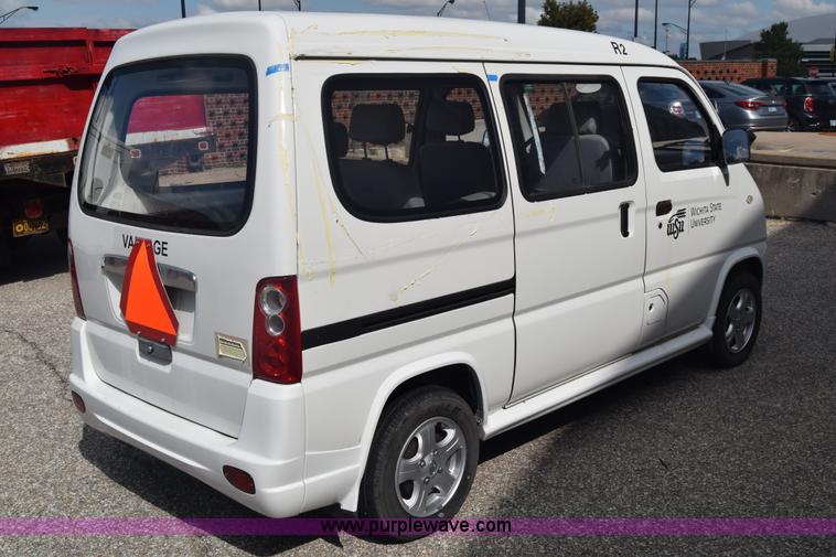 2010 Vantage VanGo van in Wichita, KS Item J8116 sold Purple Wave