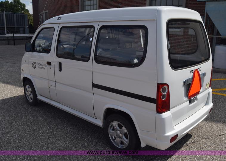 2010 Vantage VanGo van in Wichita, KS Item J8116 sold Purple Wave
