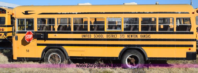 image for item L1119 1993 Blue Bird TC2000 school bus