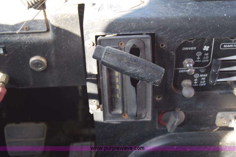 image for item L1119 1993 Blue Bird TC2000 school bus