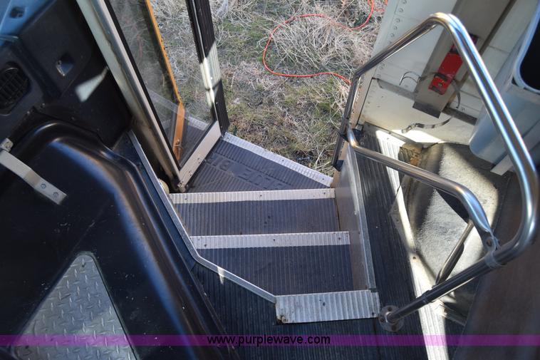 image for item L1119 1993 Blue Bird TC2000 school bus