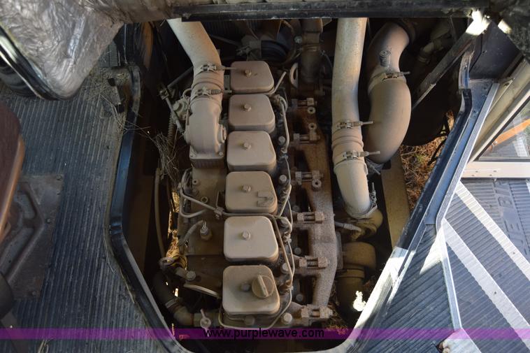 image for item L1119 1993 Blue Bird TC2000 school bus