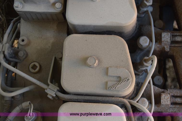 image for item L1119 1993 Blue Bird TC2000 school bus