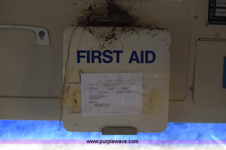 image for item L1119 1993 Blue Bird TC2000 school bus