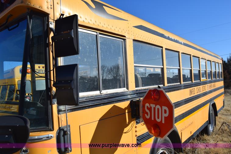 image for item L1119 1993 Blue Bird TC2000 school bus