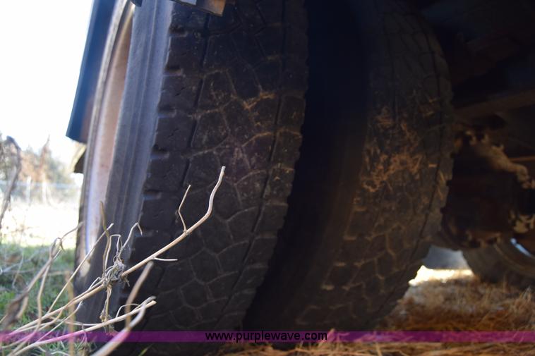 image for item L1119 1993 Blue Bird TC2000 school bus