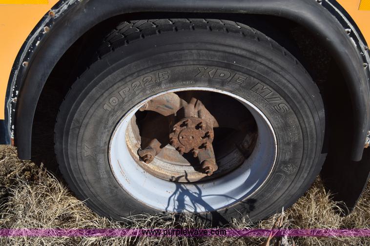 image for item L1119 1993 Blue Bird TC2000 school bus