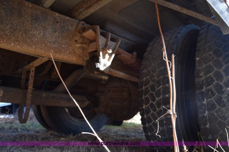 image for item L1119 1993 Blue Bird TC2000 school bus