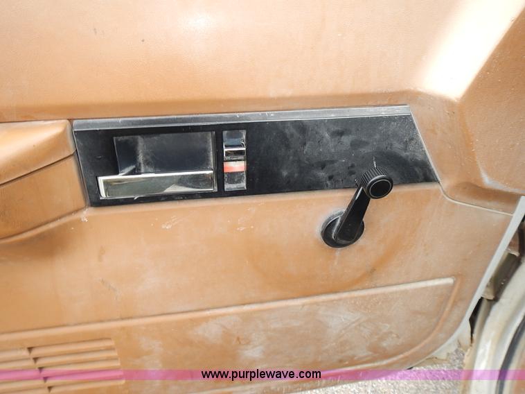 image for item L3622 1989 Chevrolet Cheyenne 1500 pickup truck