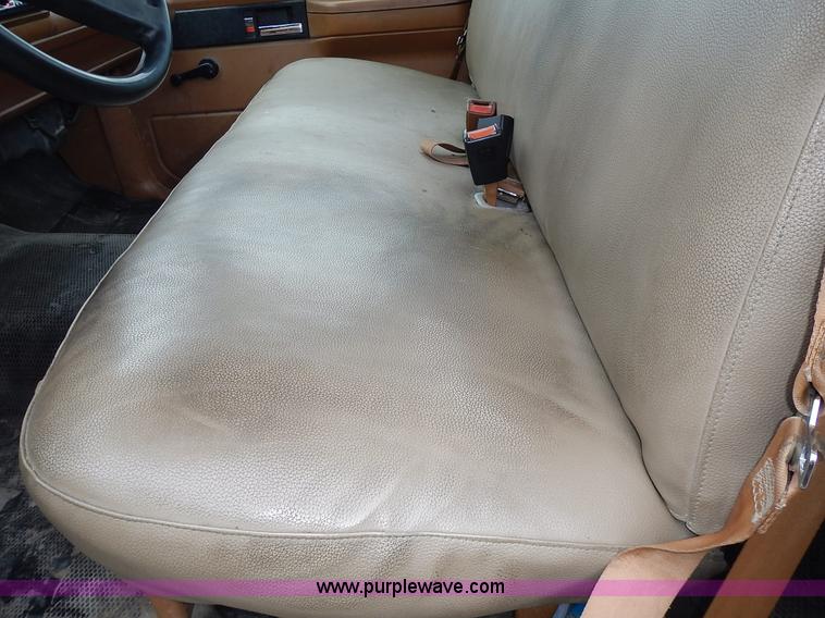 image for item L3622 1989 Chevrolet Cheyenne 1500 pickup truck