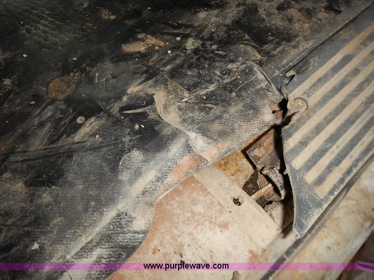 image for item L3622 1989 Chevrolet Cheyenne 1500 pickup truck