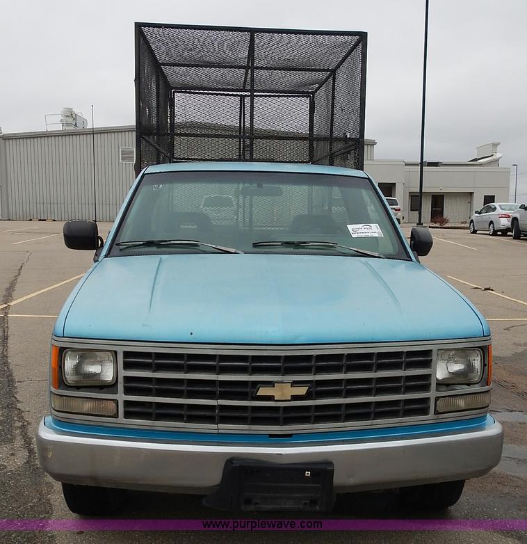 image for item L3623 1993 Chevrolet Cheyenne 2500 pickup truck