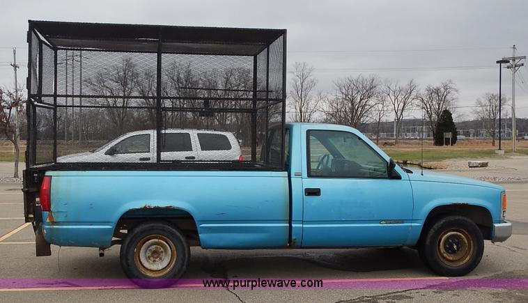 image for item L3623 1993 Chevrolet Cheyenne 2500 pickup truck