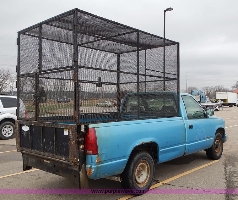 image for item L3623 1993 Chevrolet Cheyenne 2500 pickup truck
