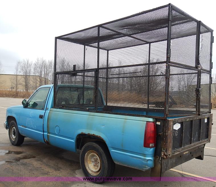 image for item L3623 1993 Chevrolet Cheyenne 2500 pickup truck