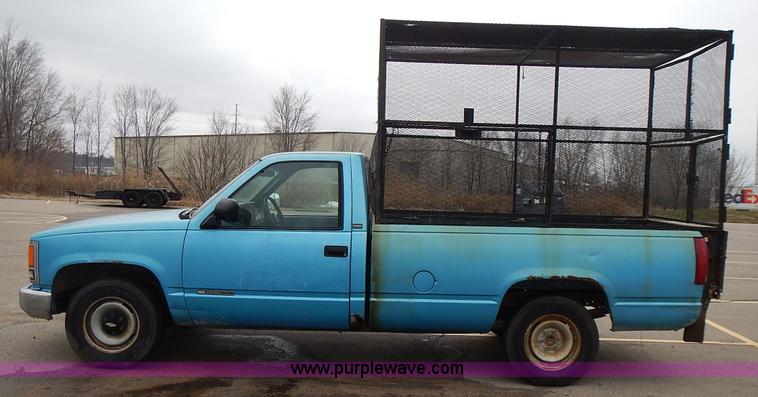 image for item L3623 1993 Chevrolet Cheyenne 2500 pickup truck