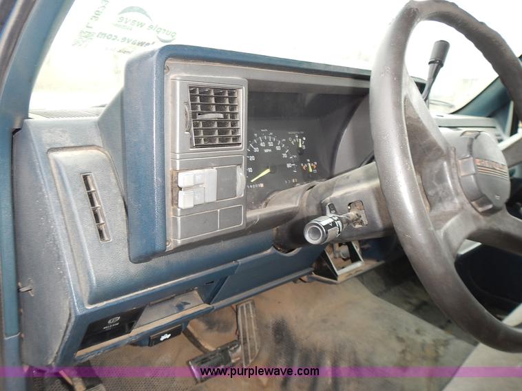 image for item L3623 1993 Chevrolet Cheyenne 2500 pickup truck