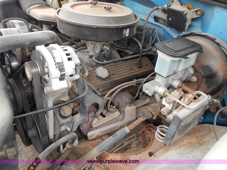 image for item L3623 1993 Chevrolet Cheyenne 2500 pickup truck