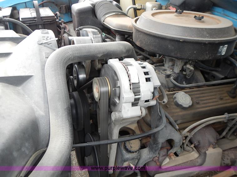 image for item L3623 1993 Chevrolet Cheyenne 2500 pickup truck