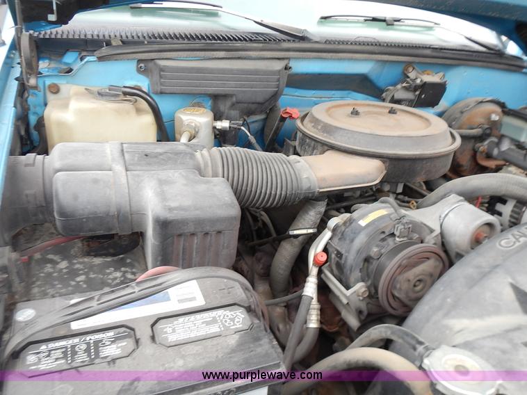 image for item L3623 1993 Chevrolet Cheyenne 2500 pickup truck