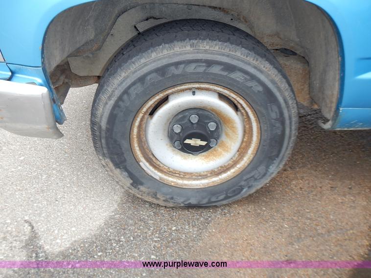 image for item L3623 1993 Chevrolet Cheyenne 2500 pickup truck