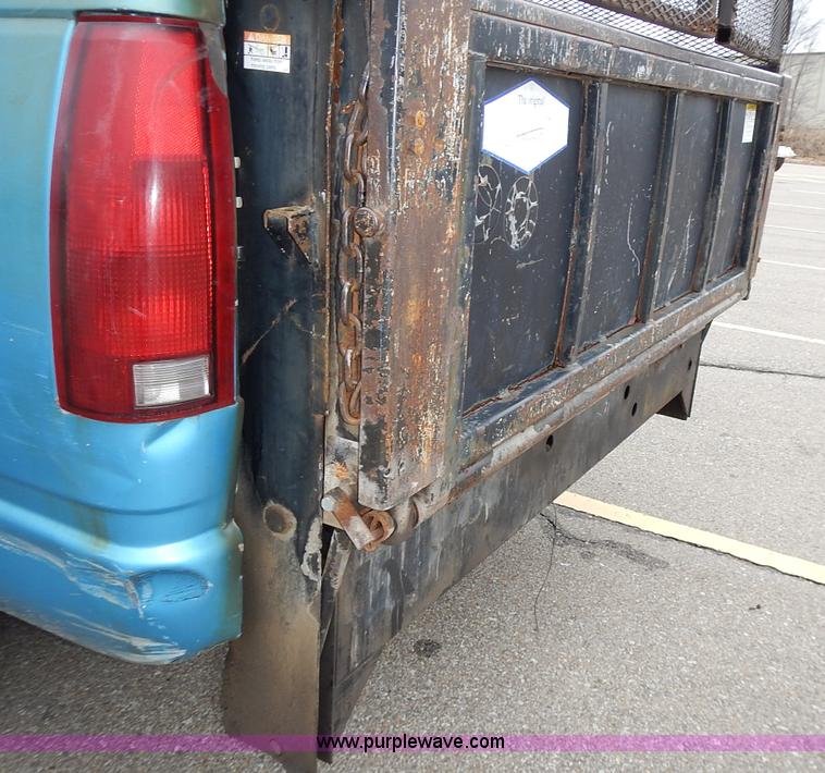 image for item L3623 1993 Chevrolet Cheyenne 2500 pickup truck