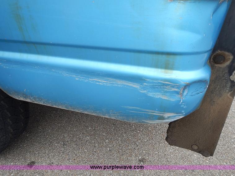 image for item L3623 1993 Chevrolet Cheyenne 2500 pickup truck