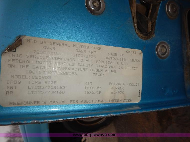 image for item L3623 1993 Chevrolet Cheyenne 2500 pickup truck