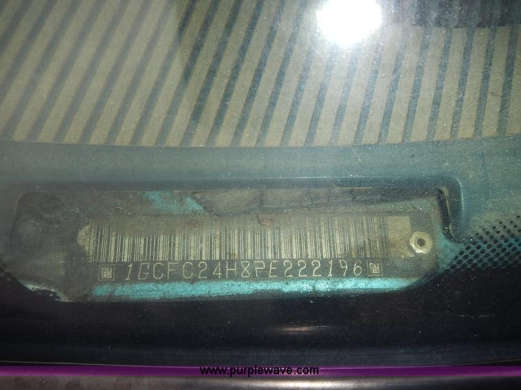 image for item L3623 1993 Chevrolet Cheyenne 2500 pickup truck