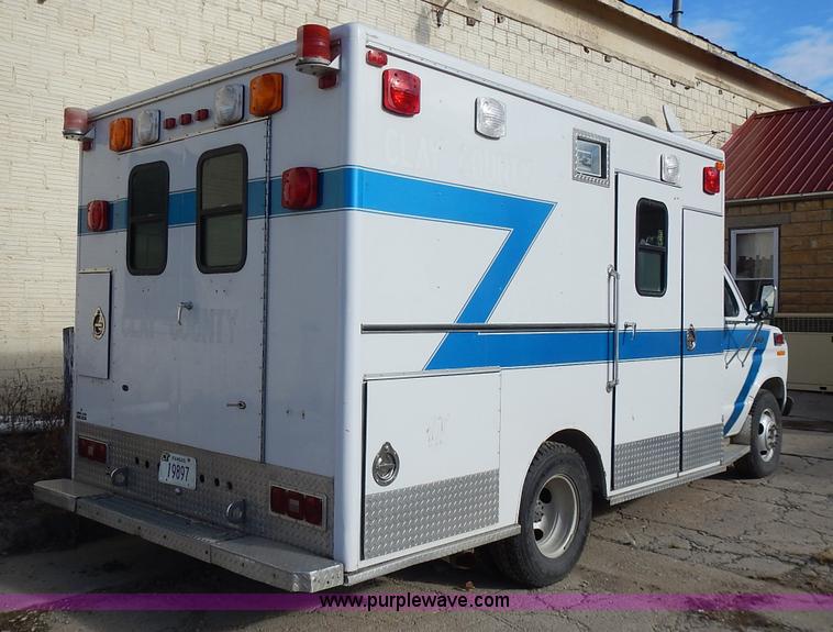 image for item L3630 1991 Ford Econoline E350 ambulance