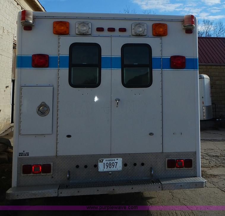 image for item L3630 1991 Ford Econoline E350 ambulance