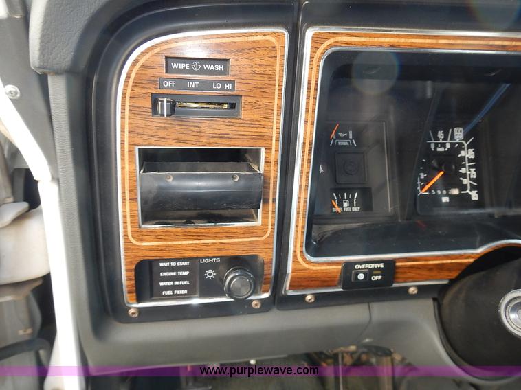 image for item L3630 1991 Ford Econoline E350 ambulance