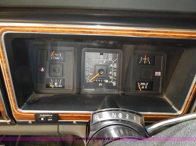 image for item L3630 1991 Ford Econoline E350 ambulance