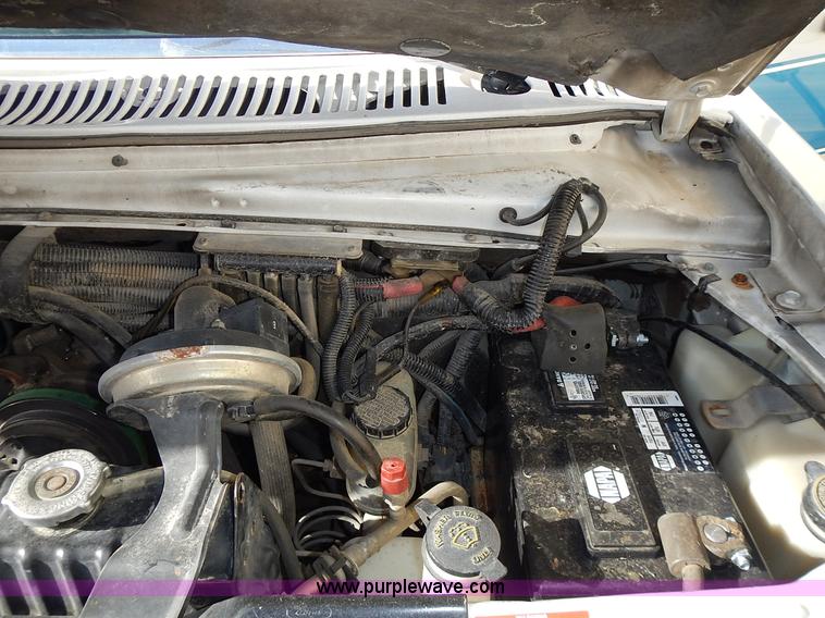 image for item L3630 1991 Ford Econoline E350 ambulance