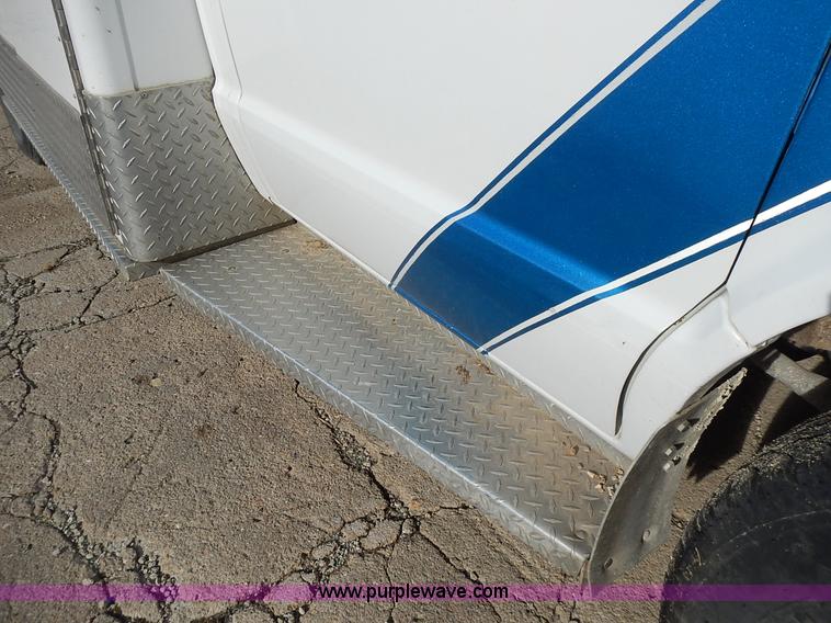 image for item L3630 1991 Ford Econoline E350 ambulance