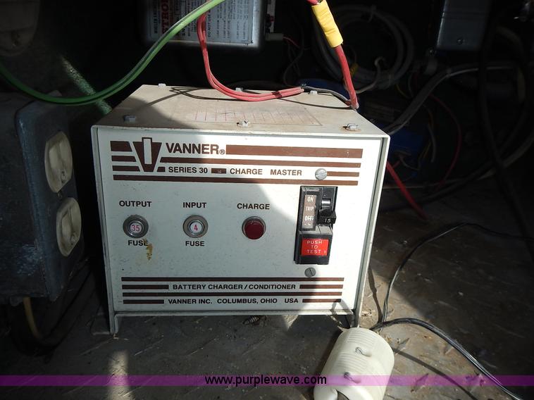 image for item L3630 1991 Ford Econoline E350 ambulance