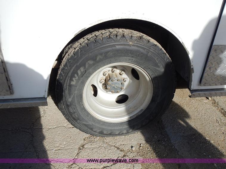 image for item L3630 1991 Ford Econoline E350 ambulance