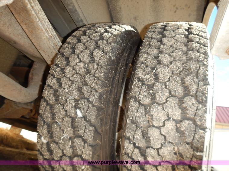 image for item L3630 1991 Ford Econoline E350 ambulance