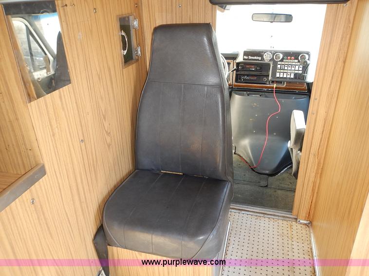 image for item L3630 1991 Ford Econoline E350 ambulance