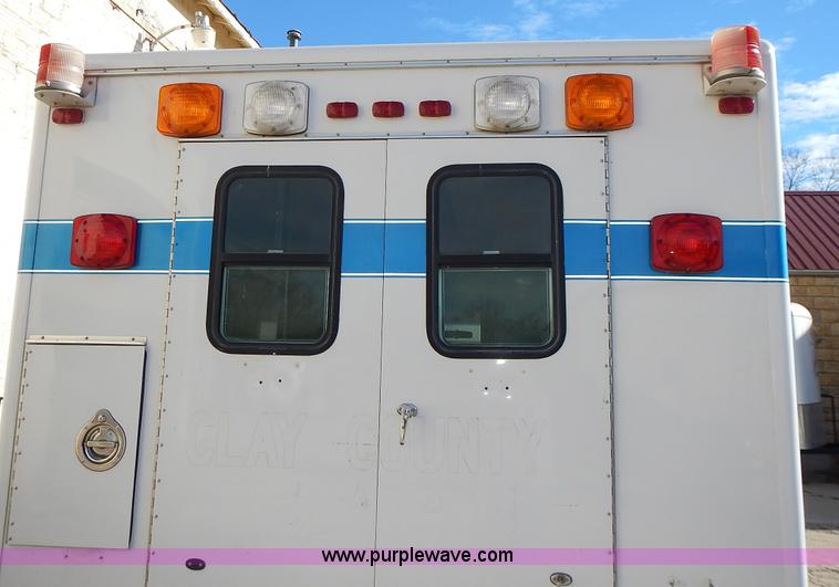 image for item L3630 1991 Ford Econoline E350 ambulance