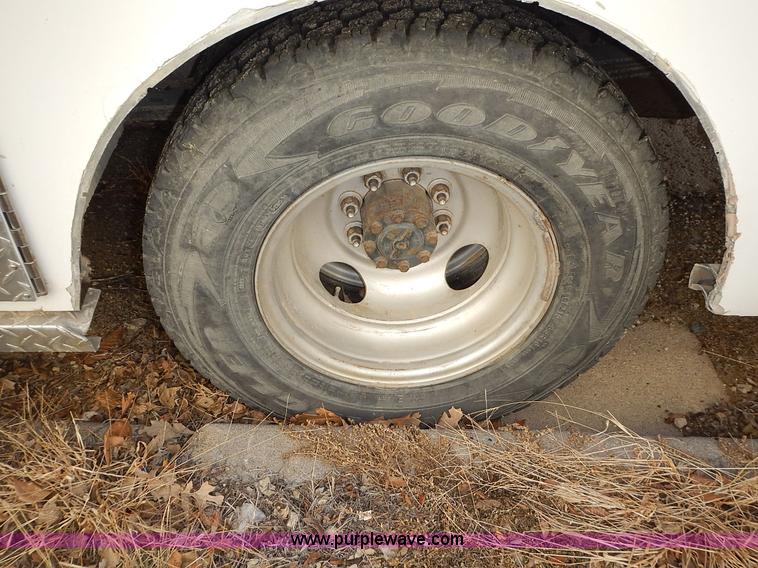 image for item L3630 1991 Ford Econoline E350 ambulance